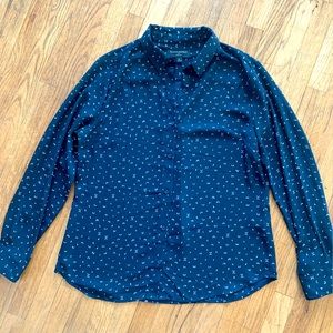 Gorgeous navy Banana Republic Factory size medium blouse!